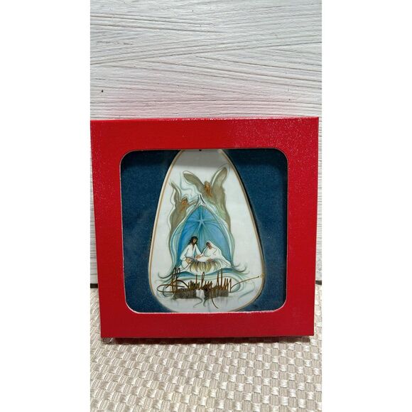 P. Buckley Moss ornament A Child Is Born 2006 Porcelain - Picture 1 of 3